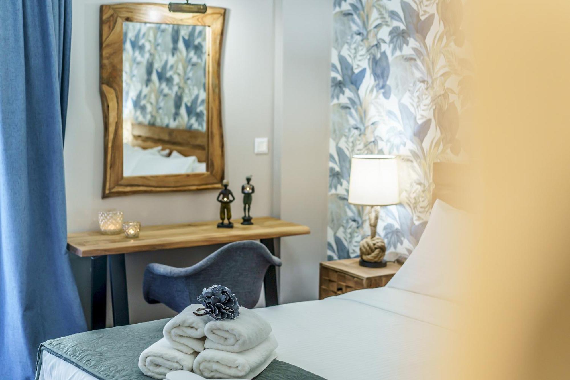 Motley Luxury Apartment By Estia Iraklion Buitenkant foto