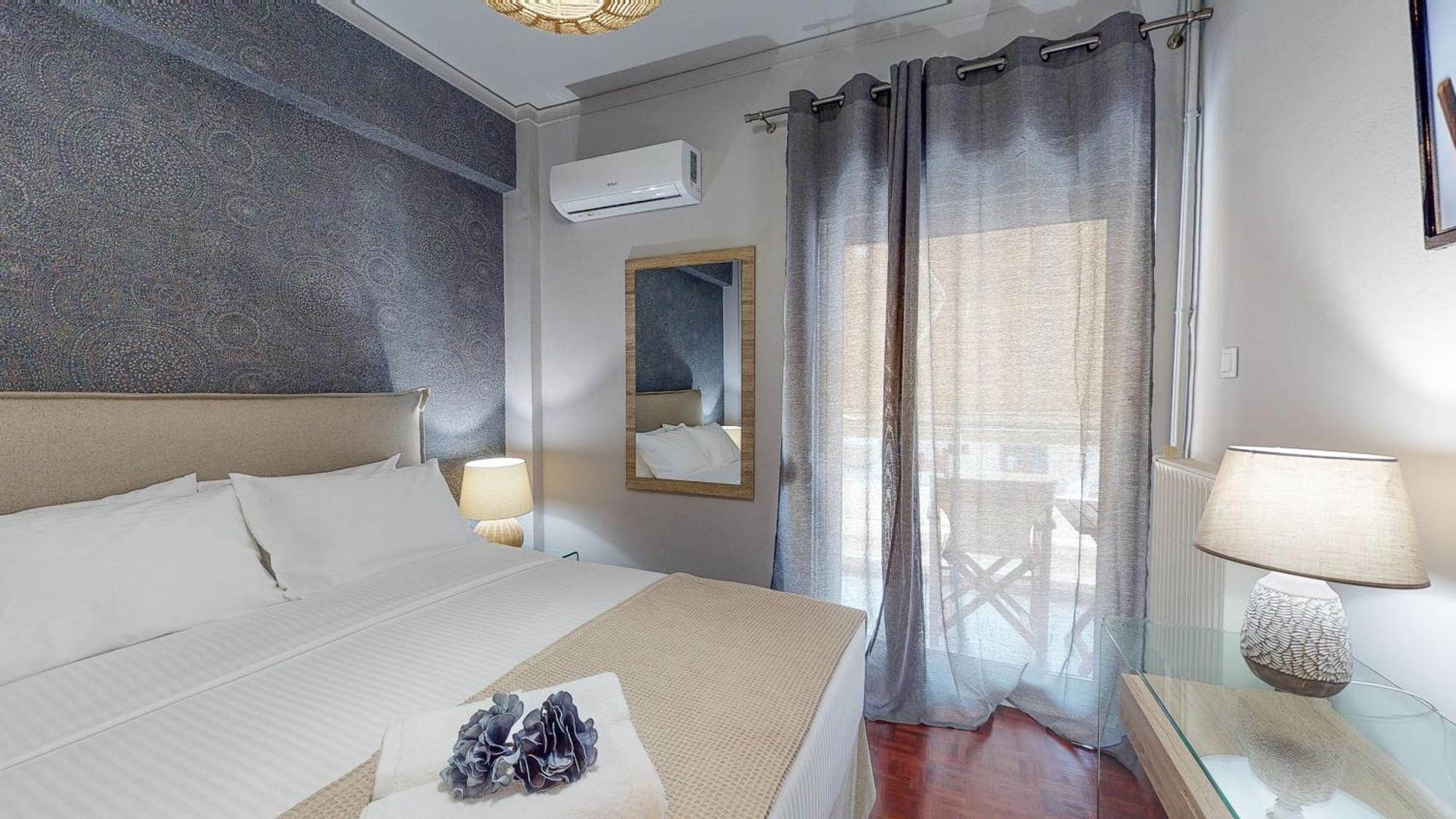 Motley Luxury Apartment By Estia Iraklion Buitenkant foto